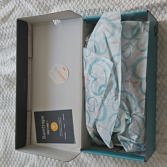 Black Canvas Flats BareTraps 6.5 M - Picture 5 of 6